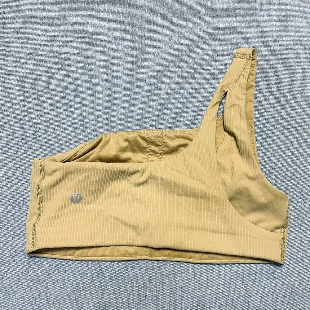 Lululemon Ribbed Nulu Asymmetrical Yoga Bra Size 6